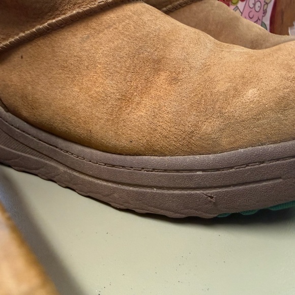 UGG Classic Tan Boots - Picture 9 of 14